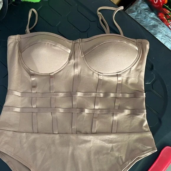 Haute Monde bodysuit - Picture 2 of 3